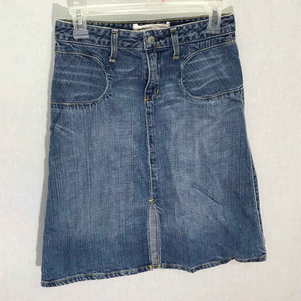 Super cute denim skirt with front slit